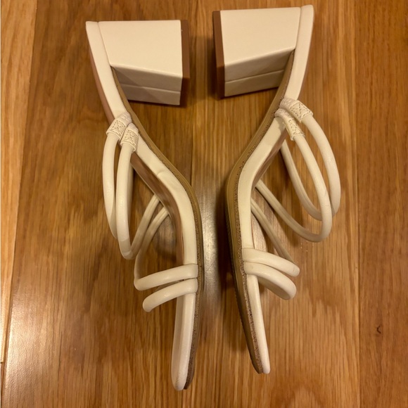 A New Day Cream Strappy Blakey Sandals with Block Heel Size 8 in great condition - Picture 4 of 9